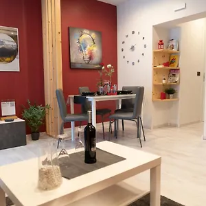 Holidaydream , Aeroporto di Catania Fontana Rossa Italia