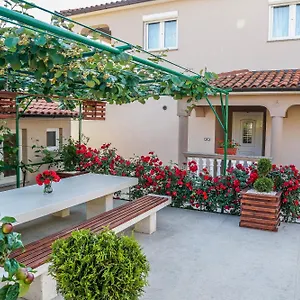 https://apartment-suncica.in-istria.net